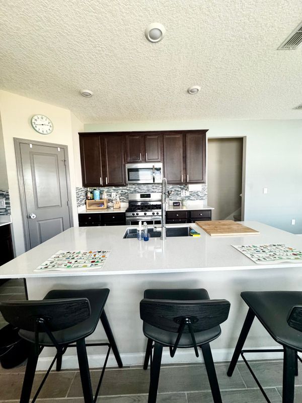 Foto del edificio - 555 Tynes Blvd