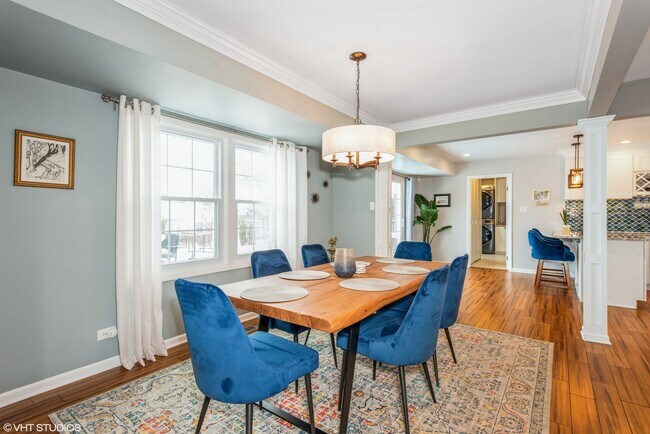 Foto del edificio - 902 Roxbury Ln