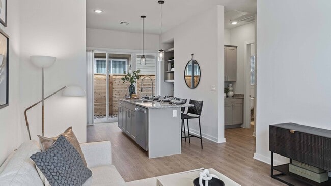 Building Photo - Avendale at The Colony