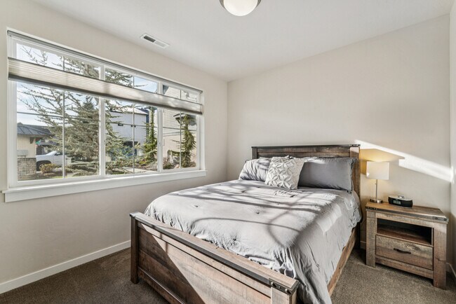 Building Photo - 3369 E Exacta Ln