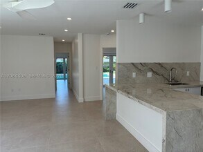 Building Photo - 936 SW 19th St