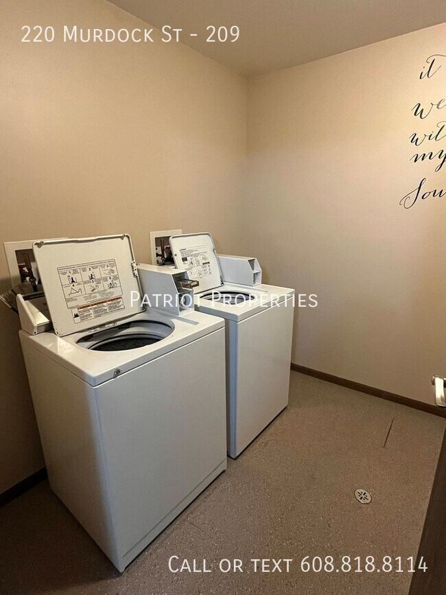 Building Photo - 3 bedroom/ 1 bath in Tomah, WI