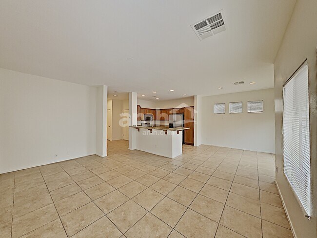 Building Photo - 1025 Maple Pines Ave