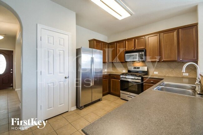 Foto del edificio - 3432 Ivy Arbor Ln