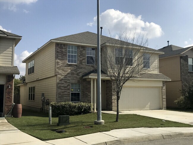 Foto del edificio - Must See & Ready For Move In - Spacious 4 ...