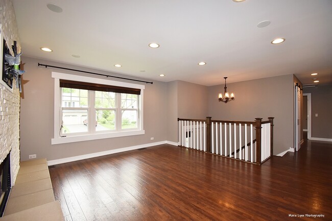 Building Photo - 610 Violet Ln