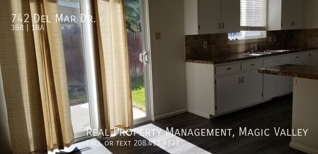 Foto del edificio - 742 Del Mar Dr