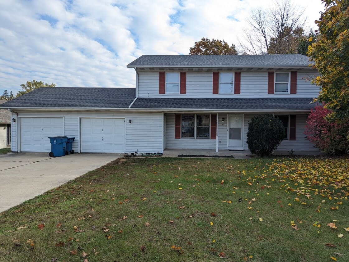 Primary Photo - 814 Antler Dr