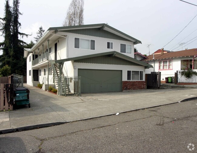 Building Photo - 3573 Gray St