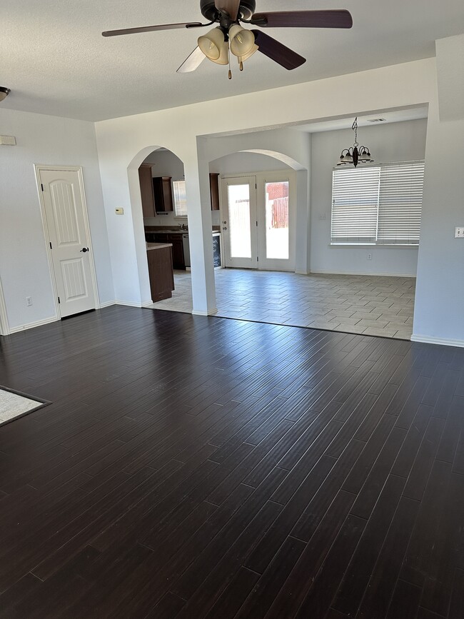 Foto del edificio - 1908 Red Bud Ct