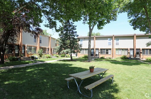 Foto del edificio - 2620 S Stoughton Rd