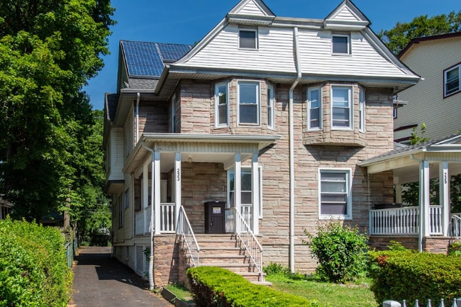 Foto del edificio - 233 Glenwood Ave