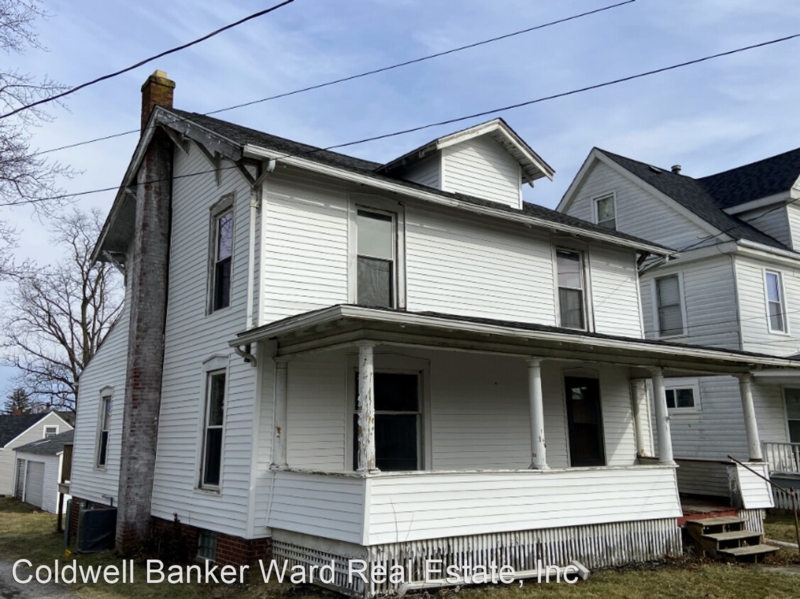 Primary Photo - 2 br, 1.5 bath House - 234 Pleasant Street