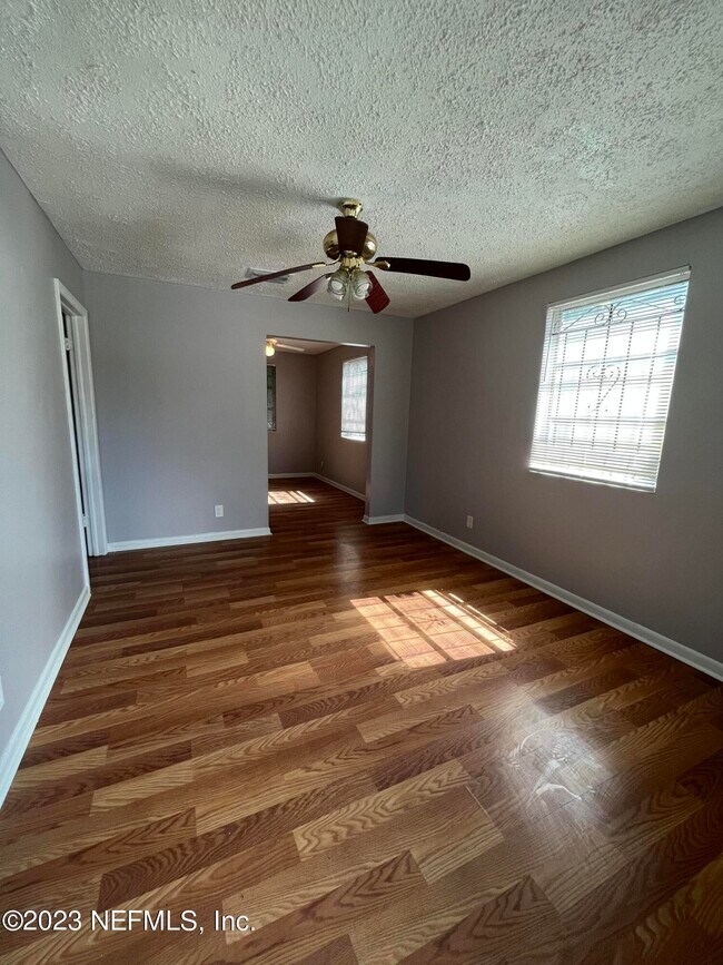 Foto del edificio - 1225 E 31st St