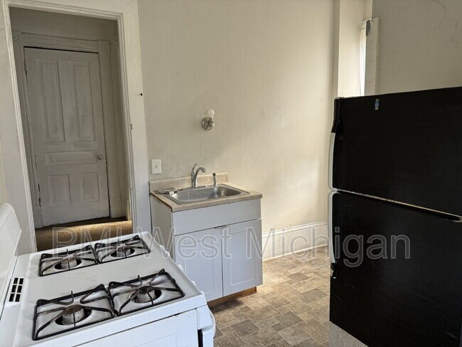 Foto del edificio - 448 Thomas St SE