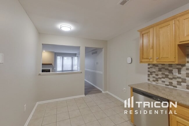 Building Photo - 96 Forrest Ct