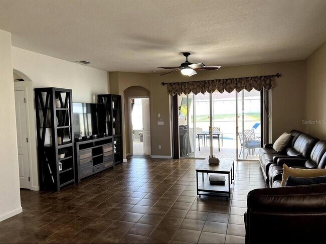 Foto del edificio - 15727 Markham Dr