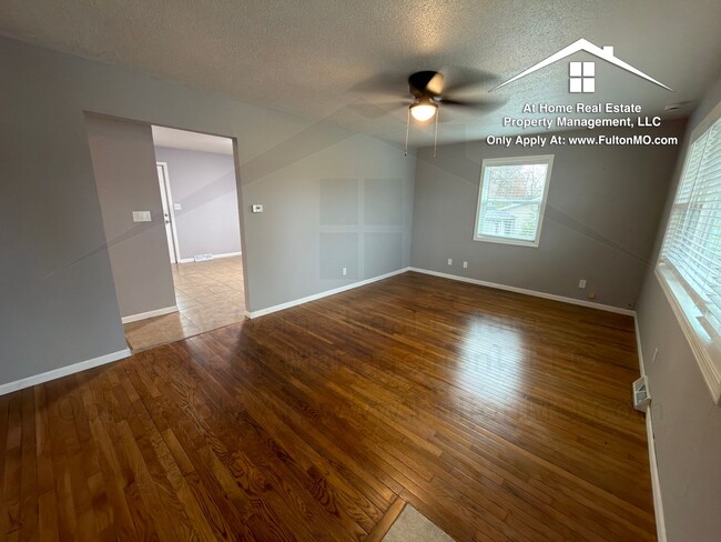 Building Photo - 607 Crestwood Dr