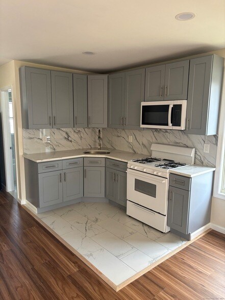 Foto principal - 219 Newfield Ave