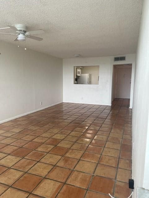 Foto del edificio - 6600 Cypress Rd