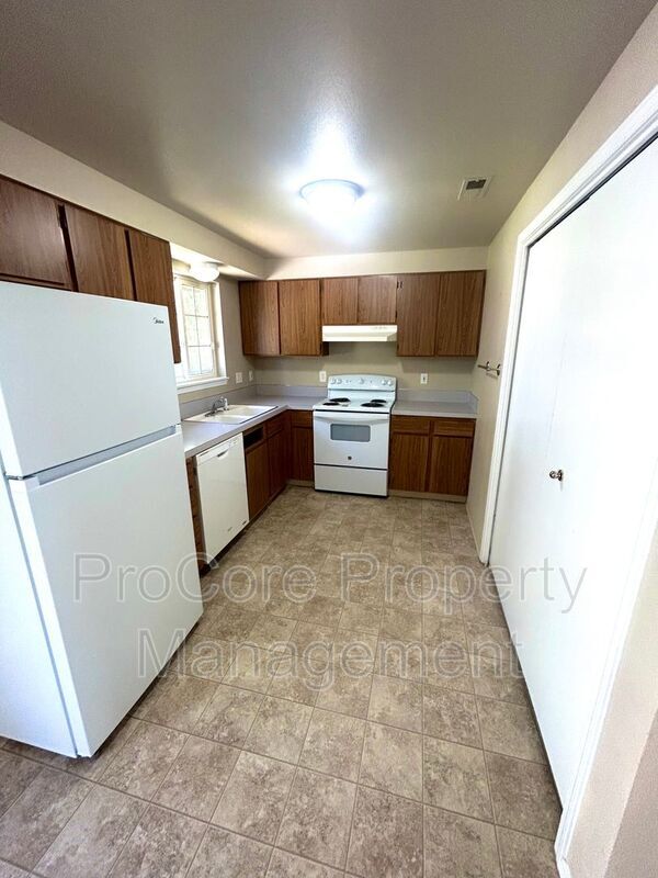 Foto del edificio - 3748 W Rose Hl St