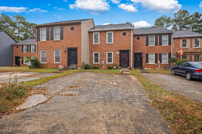 Foto del edificio - 8078 Woodlake Dr