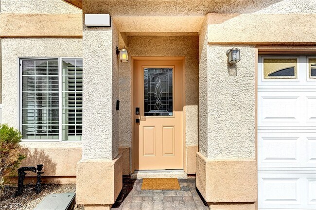 Building Photo - 7252 Vinca Rd
