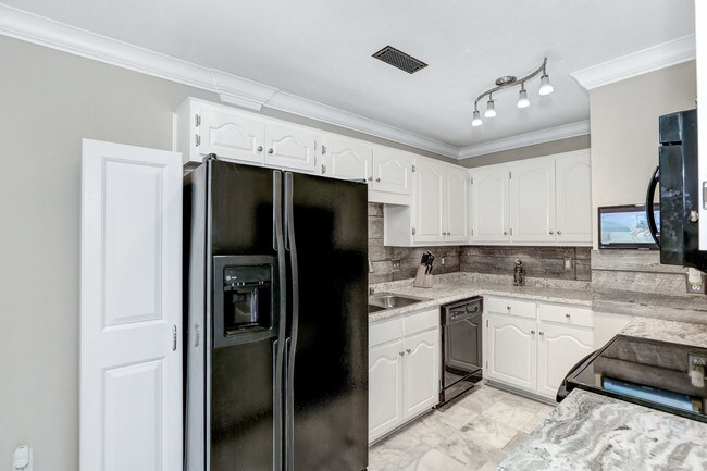 Building Photo - 1409 Liberty Dr