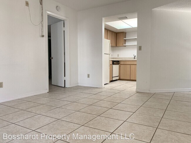 Building Photo - 3 br, 2 bath House - 450 Fairways Cir A103