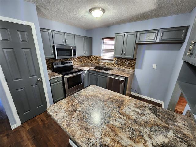 Foto del edificio - 514 Hollyberry Dr