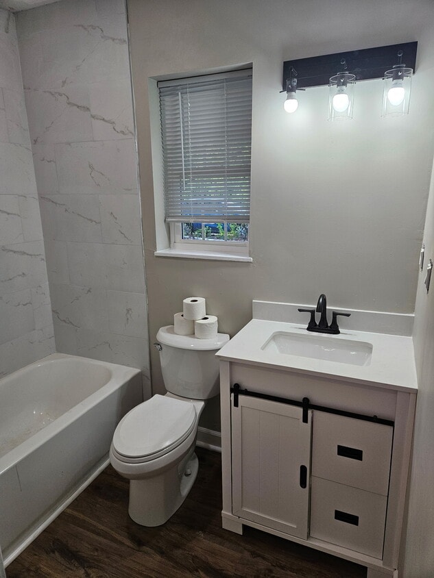 Photo - 559 N Centennial St (Indianapolis, IN)