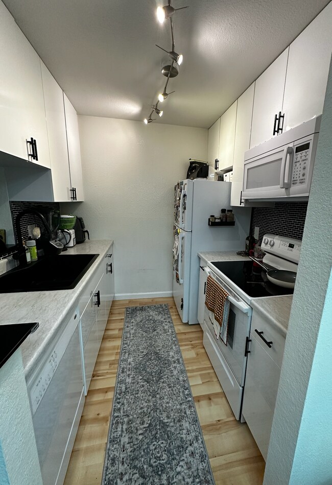 Foto del edificio - 365 Half Moon Ln