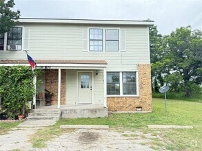 Building Photo - 107 E Moerbe
