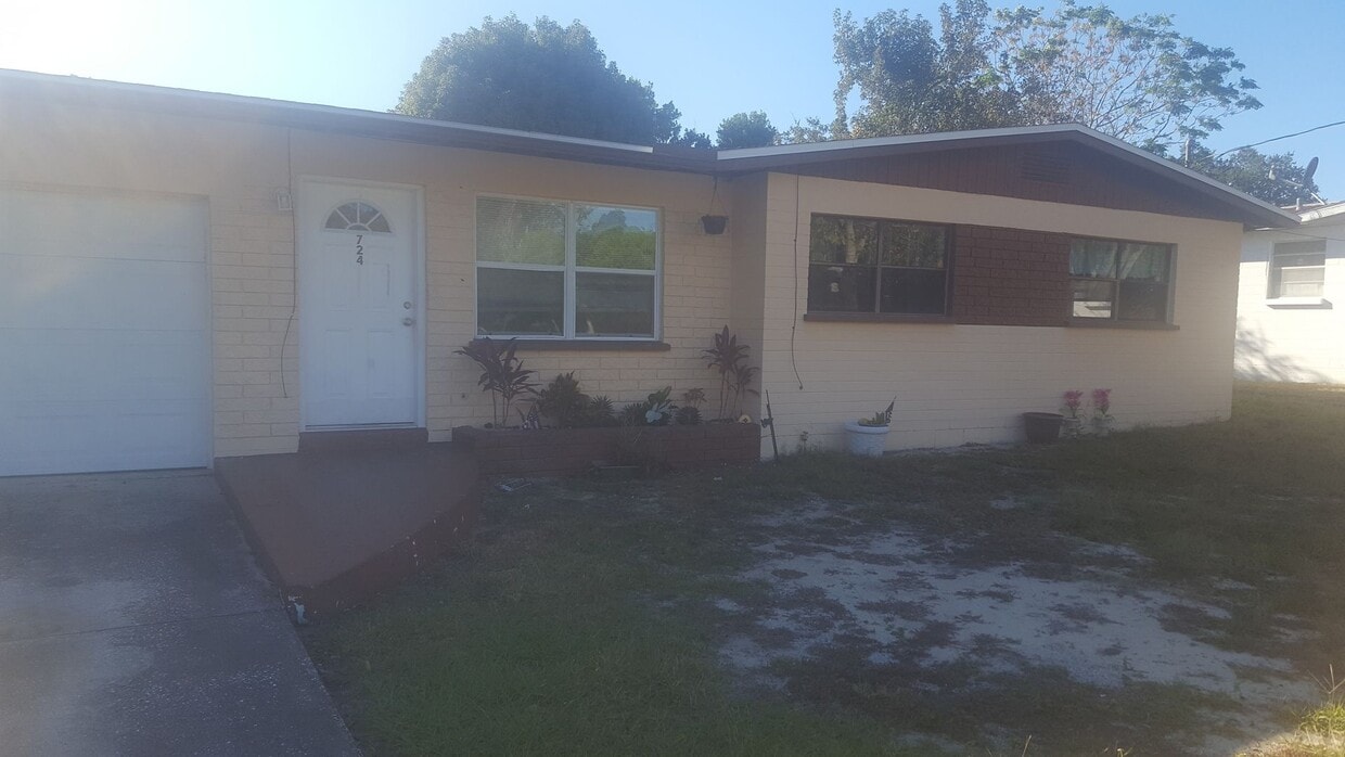 Primary Photo - 3 bedroom one bath with garage