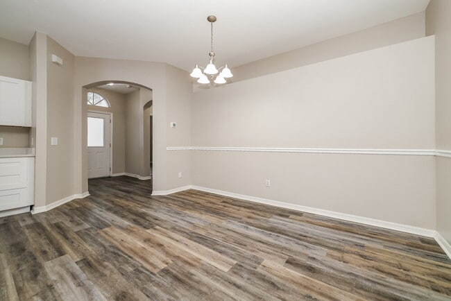 Foto del edificio - 13417 Silvercreek Dr