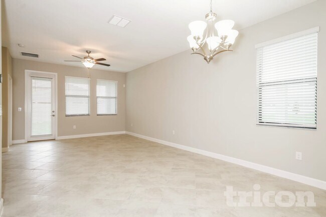 Building Photo - 9735 Ivory Dr