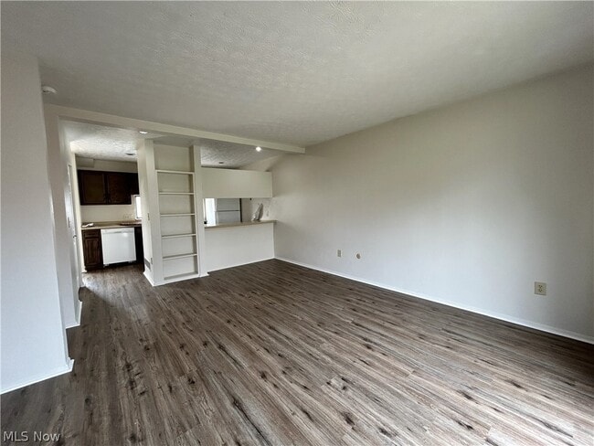 Building Photo - 123 Orchard Dr