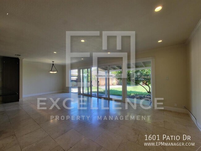 Foto del edificio - 1601 Patio Dr