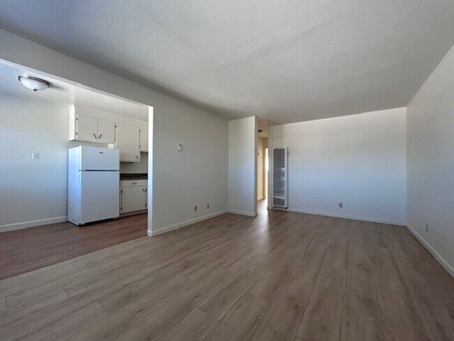 Foto del edificio - Discover this well-maintained 2-bedroom, 1-bath apartment in Richmond Annex