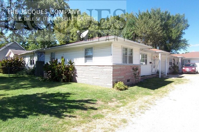 Building Photo - Very Clean 2 Bedroom 1 Bath 1 Car Garage D...