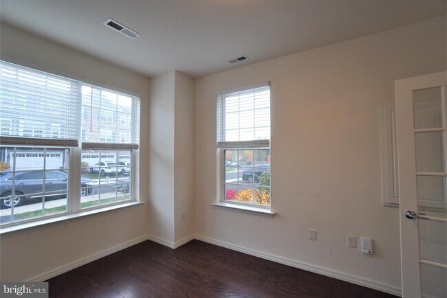 Foto del edificio - 1013 Chapman Cir