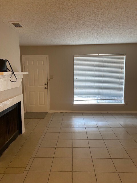 Foto del edificio - 15510 Blake Way St