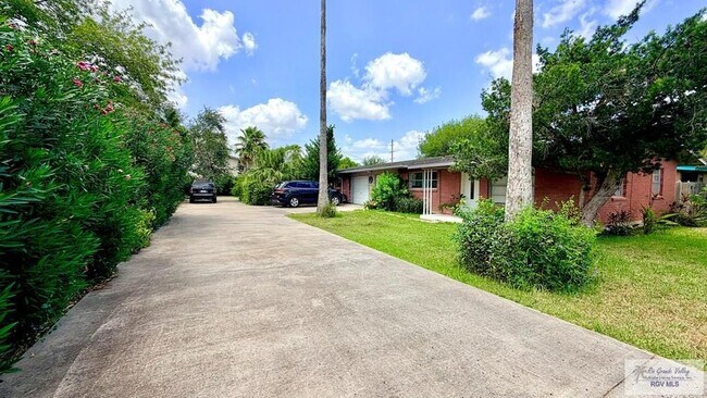 Foto del edificio - 1111 Rosemond Ct