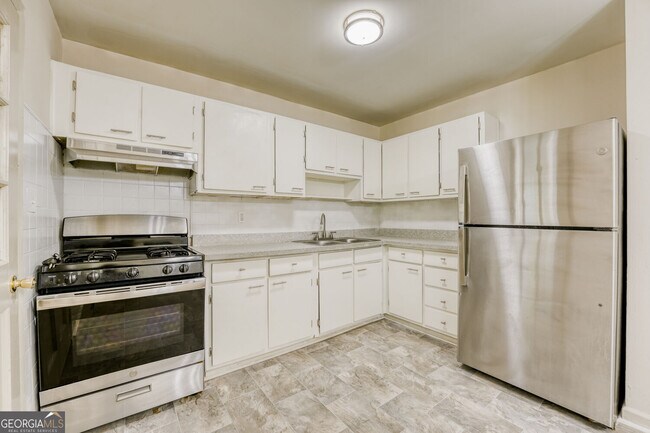 Foto del edificio - 1340 Pineglen Dr