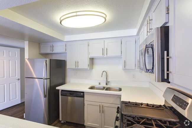 2BR, 1.5BA - dual story - 1000 SF - #216 - Town Center