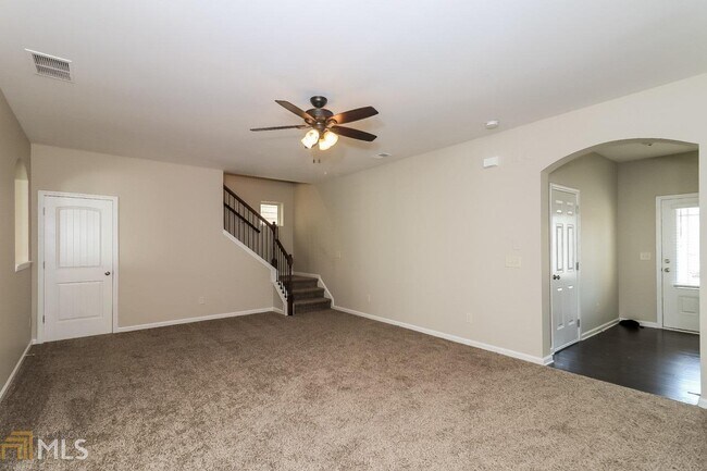 Building Photo - 703 Barberry Dr