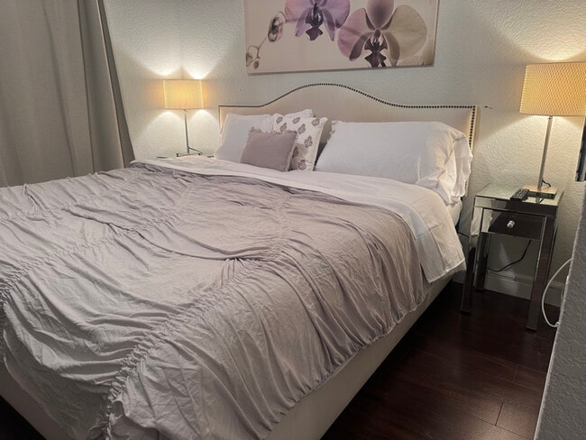 Building Photo - 2194 NE 167th St