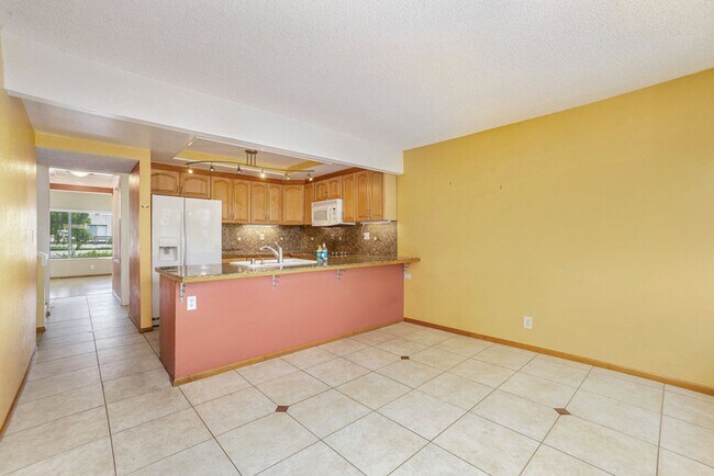 Building Photo - 317 Carob Lane - 3 bedroom | 2.5 bath | La...