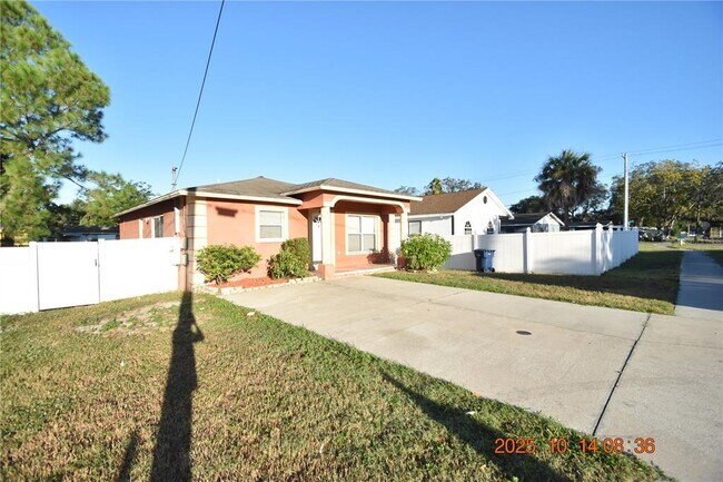Foto del edificio - 9414 N 22nd St
