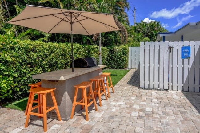 Building Photo - 3396 Pebble Pl